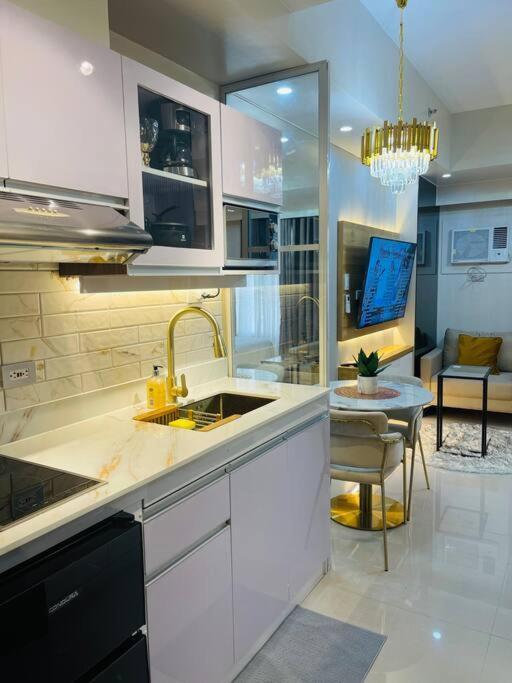 Marias Suite Near Manila Bay Free Use Of Pool Esterno foto