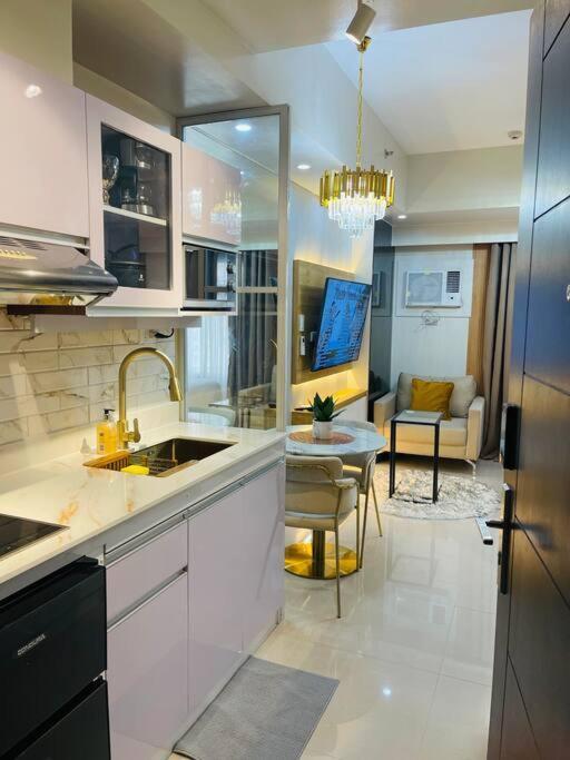 Marias Suite Near Manila Bay Free Use Of Pool Esterno foto