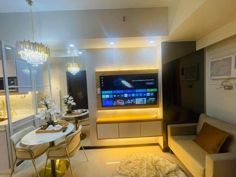 Marias Suite Near Manila Bay Free Use Of Pool Esterno foto